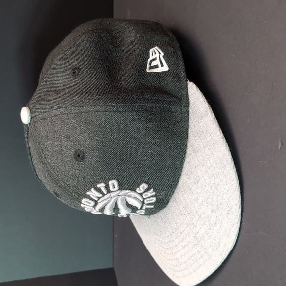 Toronto Raptors New ERA NBA Men's Gray/Black 59Fifty Fitted Ball Cap,Size 7 1/8 - Picture 3 of 7